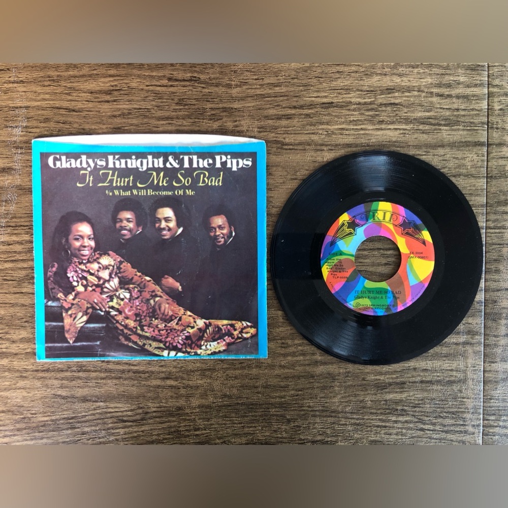 Gladys Knight & The Pips - 45 RPM Vinyl Record with Sleeve - It Hurt Me So Bad